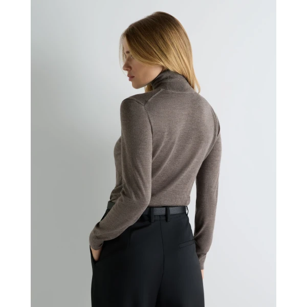 N.Peal Margot Superfine Cashmere Roll Neck Jumper in Pecan Brown
