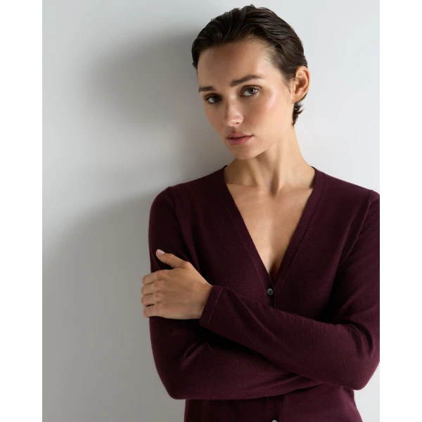N.Peal Mia Superfine Cashmere V Neck Cardigan in Damson Red