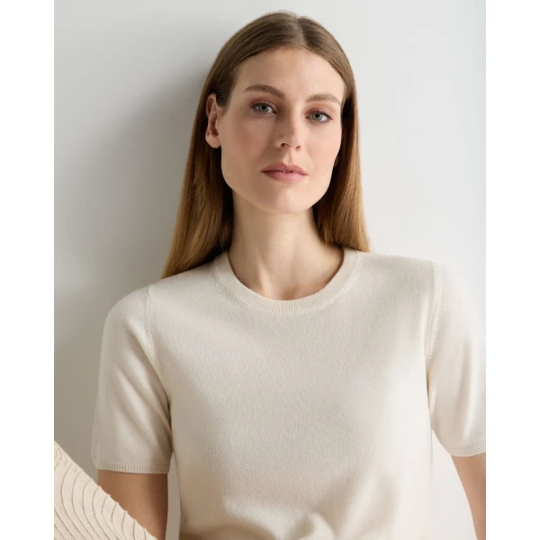 N.Peal Milly Classic Cashmere T-Shirt in New Ivory White