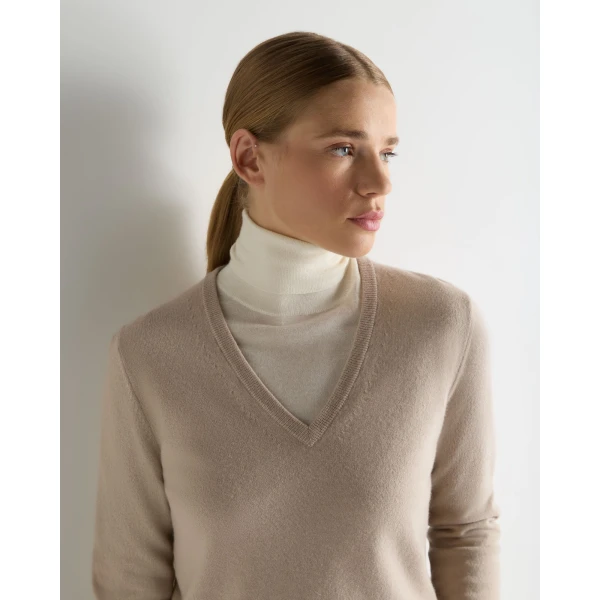 N.Peal Phoebe V Neck Cashmere Jumper in Cashew Brown