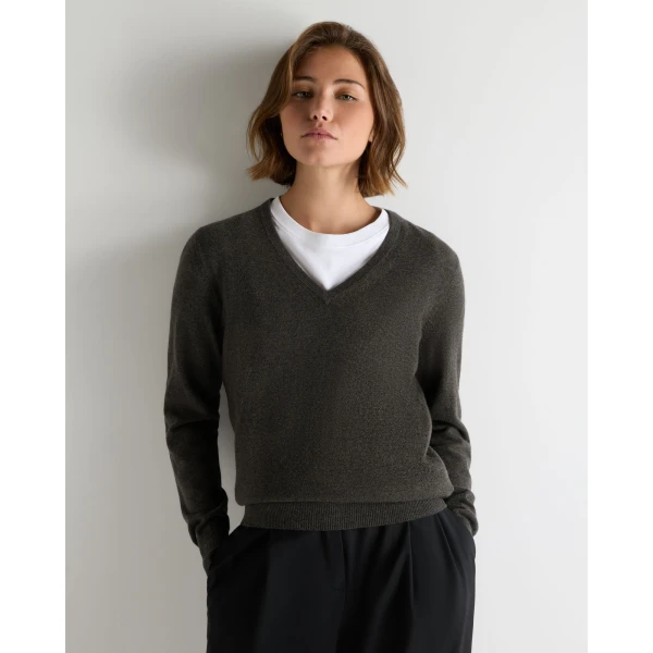 N.Peal Phoebe V Neck Cashmere Jumper in Grey Moss