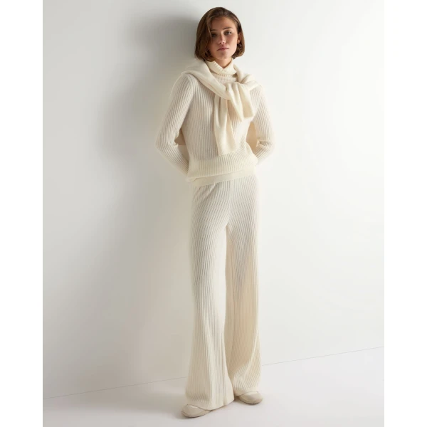 N.Peal Roll Neck Cashmere Jumper in New Ivory White