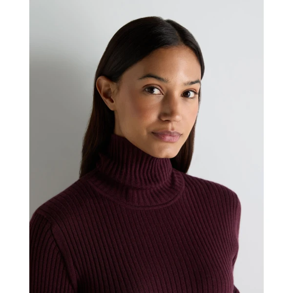 N.Peal Superfine Cashmere Ribbed Roll Neck Jumper in Damson Red