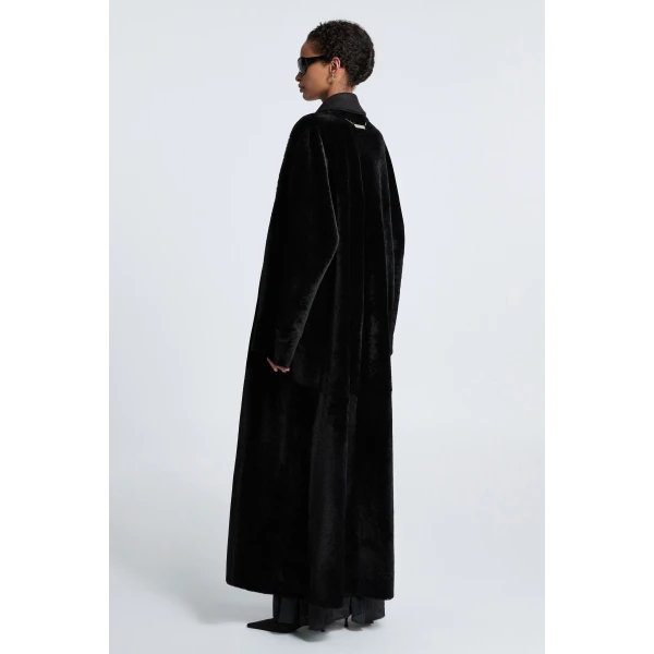 Dorian in Black - Image 6