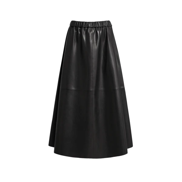 Lenly in Noir Classique