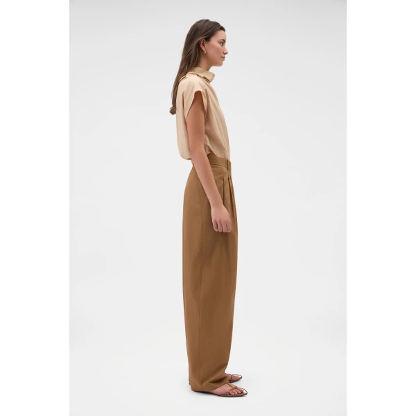 Oroton Cotton Pleat Curve Pant Dark Tobacco, view 3