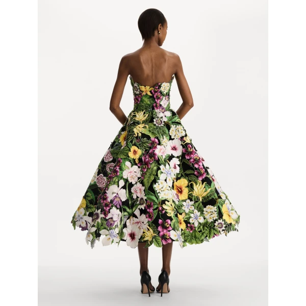 Oscar de la Renta Dominican Mixed-Floral Guipure Gown, view 3