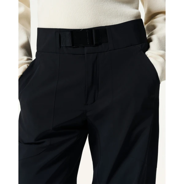 Perfect Moment High-Tech Ski Pant in Black, view 5 | Pants | Coveti