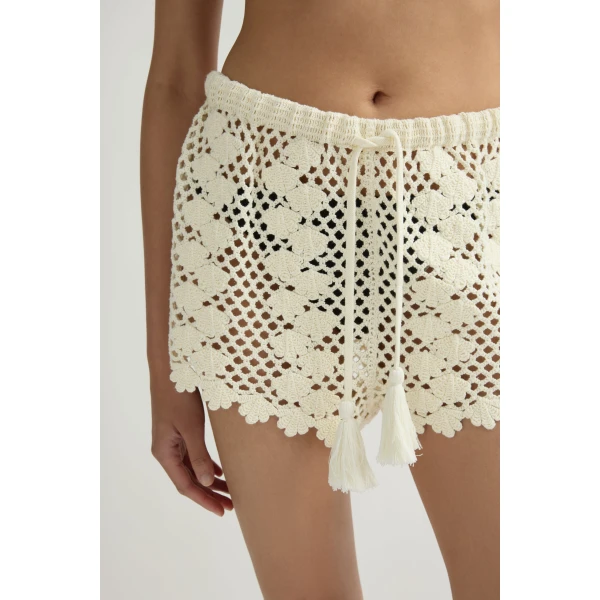 Posse Saskia Short in Ivory | Shorts | Coveti, view 3