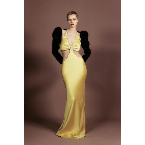 Rasario Velvet Bolero with Voluminous Sleeves in Black, view 3