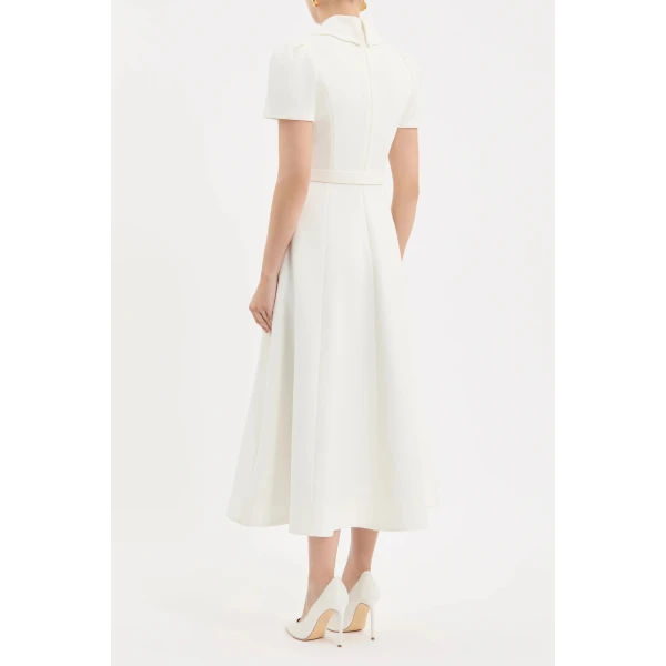 98% polyester and 2% elastane