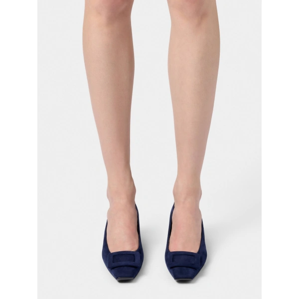 Roger Vivier Belle Vivier Pumps in Navy Blue Suede, view 5 | Kitten Heels