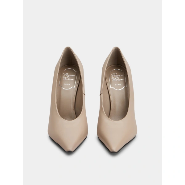 Roger Vivier Choc Pumps in Beige Leather, view 2 | Pumps