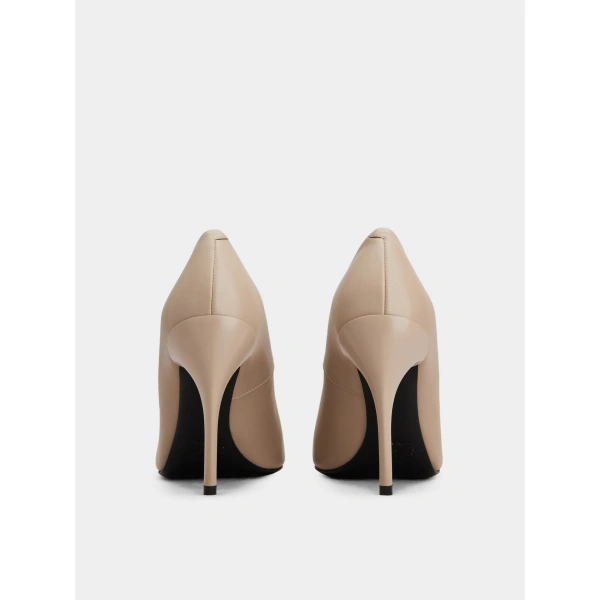 Roger Vivier Choc Pumps in Beige Leather, view 6 | Pumps