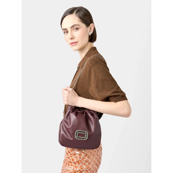 Roger Vivier Pilgrim Bag in Burgundy Leather, view 4 | Shoulder & Crossbody Bags