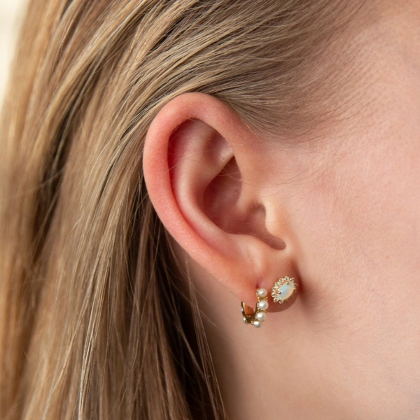 Rosa de la Cruz Baroque Studs in 18K Yellow Gold, Emerald and White Diamond, Single | Fine Earrings | Coveti