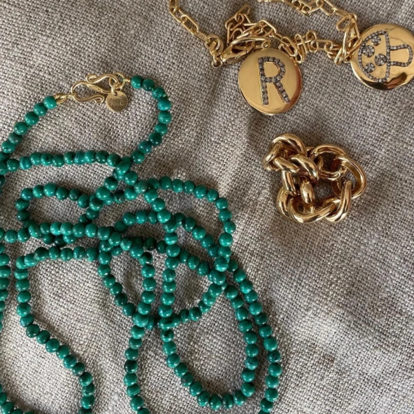 Rosa de la Cruz Beads Gem Necklace in 18K Yellow Gold, Malachite | Fine Necklaces | Coveti