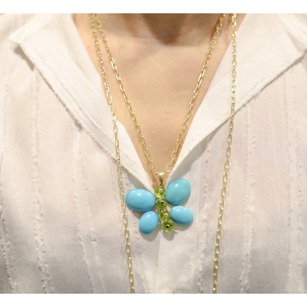 Rosa de la Cruz Butterfly Pendant in 18K Yellow Gold, Pearl and Coral | Fine Pendants and Charms | Coveti