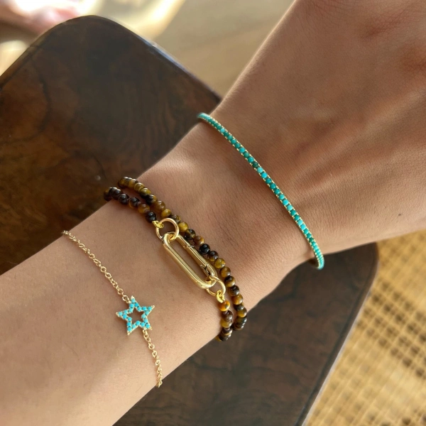 Rosa de la Cruz Double Wrap Beads Bracelet in 18K Yellow Gold, Malachite | Fine Bracelets | Coveti