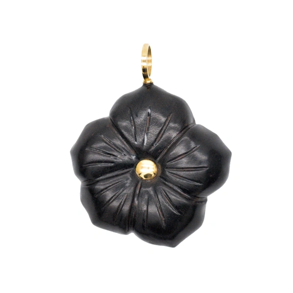 Rosa de la Cruz Ebony Flower Pendant in Ebony, 18K Yellow Gold | Fine Pendants and Charms | Coveti