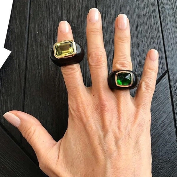 Rosa de la Cruz Ebony Gem Ring in Ebony, Amethyst and 18K White Gold | Fine Rings | Coveti