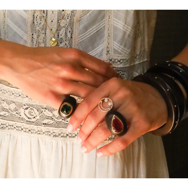 Rosa de la Cruz Ebony Gem Ring in Ebony, Ruby and 18K Yellow Gold | Fine Rings | Coveti
