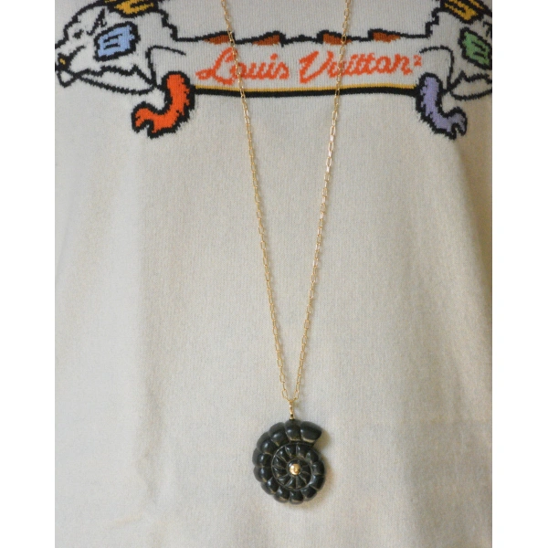 Rosa de la Cruz Ebony Nautilus Pendant in Ebony, 18K Yellow Gold | Fine Pendants and Charms | Coveti