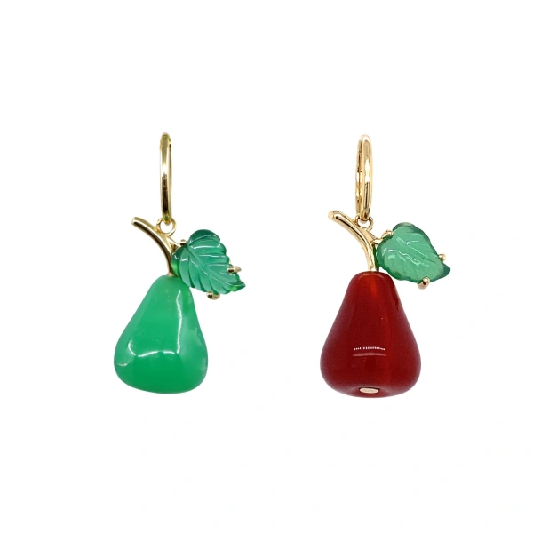 Rosa de la Cruz Fruit Charm Pendant Pear in 18K Yellow Gold, Agate and Chrysoprase | Fine Pendants and Charms | Coveti