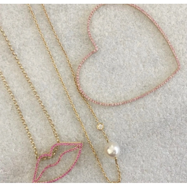 Rosa de la Cruz Lips Necklace in 18K Yellow Gold, Light Pink Ruby | Fine Necklaces | Coveti