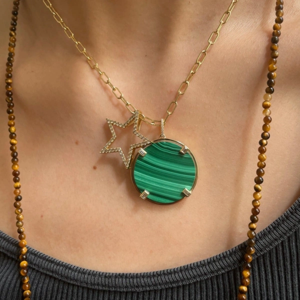 Rosa de la Cruz Malachite Coin Pendant in 18K Yellow Gold, Malachite and White Diamond | Fine Pendants and Charms | Coveti