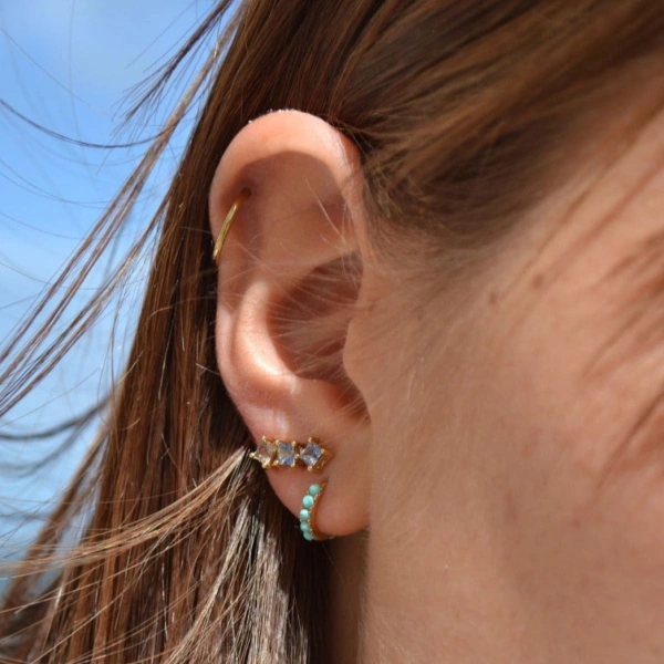 Rosa de la Cruz Rainbow Sapphire Earring in 18K Yellow Gold, Multi Sapphire, Single, Ref. RBW6001CS | Fine Earrings | Coveti