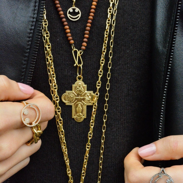 Rosa de la Cruz Sacred Heart Cross Pendant in 18K Yellow Gold | Fine Pendants and Charms | Coveti