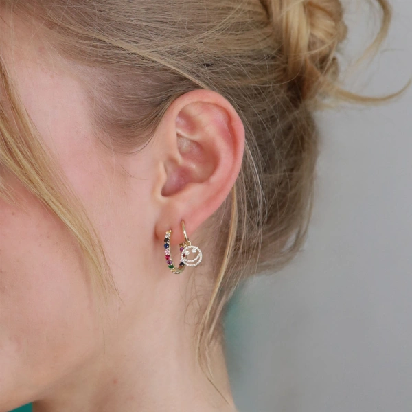 Rosa de la Cruz Smile Mini Hoops in 18K Yellow Gold and White Diamond, Pair | Fine Earrings | Coveti