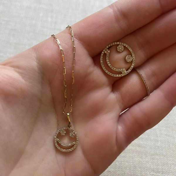 Rosa de la Cruz Smile Pendant 12mm in 18K Yellow Gold and Pink Sapphire | Fine Pendants and Charms | Coveti