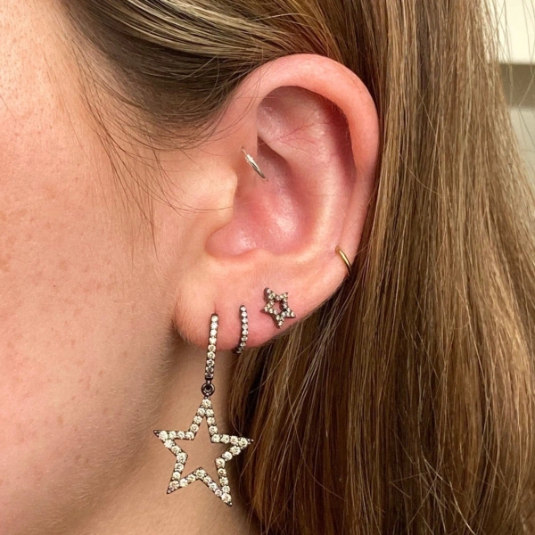 Rosa de la Cruz Star Earrings 20mm in 18K Rhodium Gold, Brown Diamond | Fine Earrings | Coveti