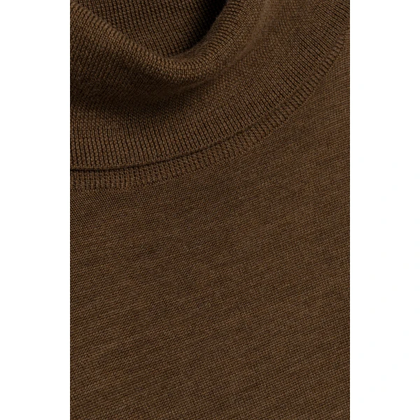 Aaliyah Merino Wool Turtleneck in Otter - Image 6