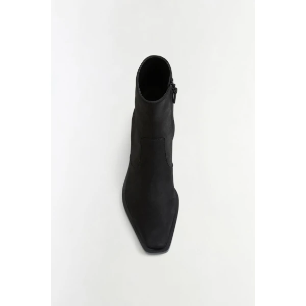 Los Angeles Designer Shoes and Bags at Coveti