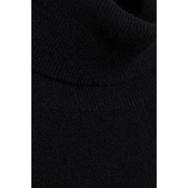 Fenwick Cashmere Turtleneck in Black - Image 6