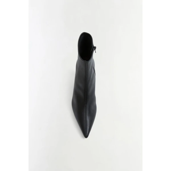 Los Angeles Designer Shoes and Bags at Coveti