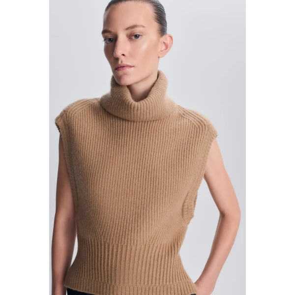 Los Angeles Designer Ready-to-Wear at Coveti