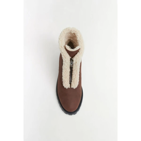Los Angeles Designer Shoes and Bags at Coveti