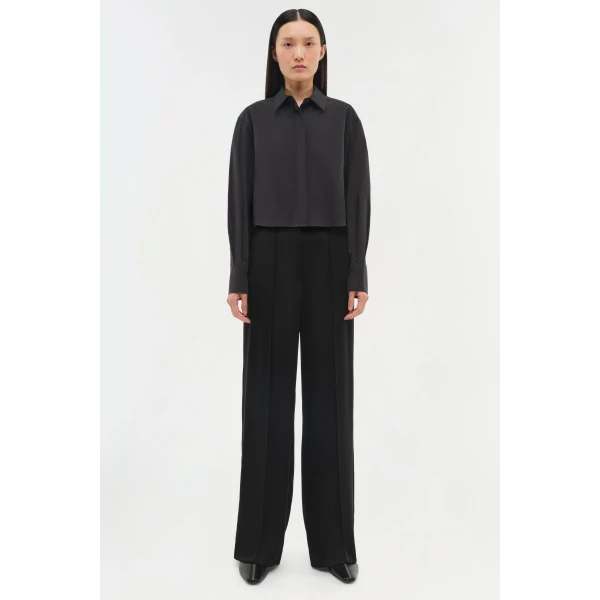 Renata Cropped Shirt in Black - Image 6
