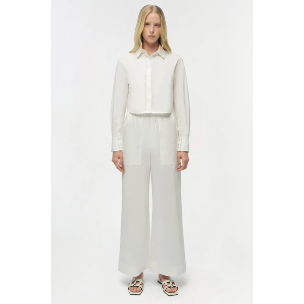 Renata Cropped Shirt in White - Image 6