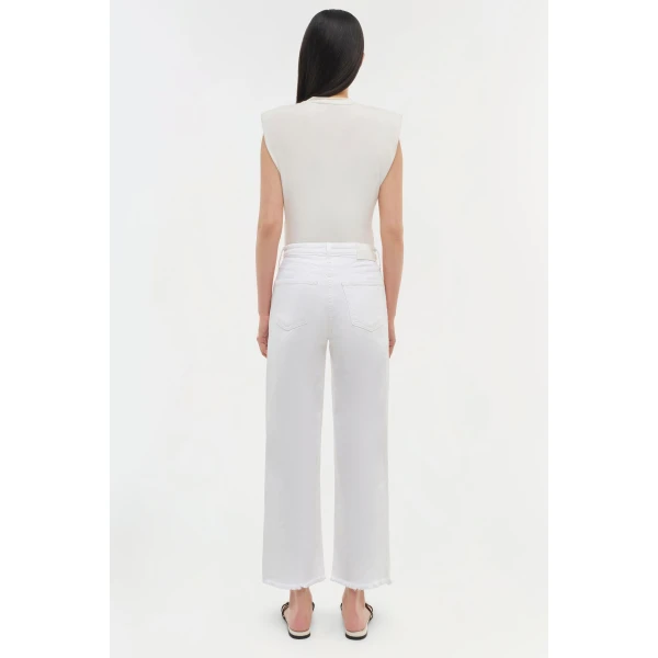 Signature Estelle Top in White - Image 5
