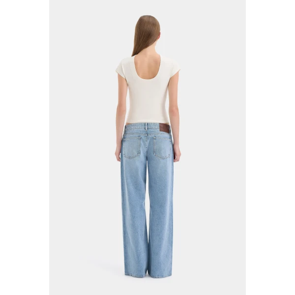 SIR the Label Lucia Straight Jean in Light Indigo | Denim | Coveti