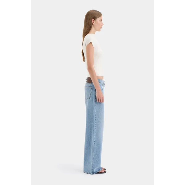 SIR the Label Lucia Straight Jean in Light Indigo | Denim | Coveti