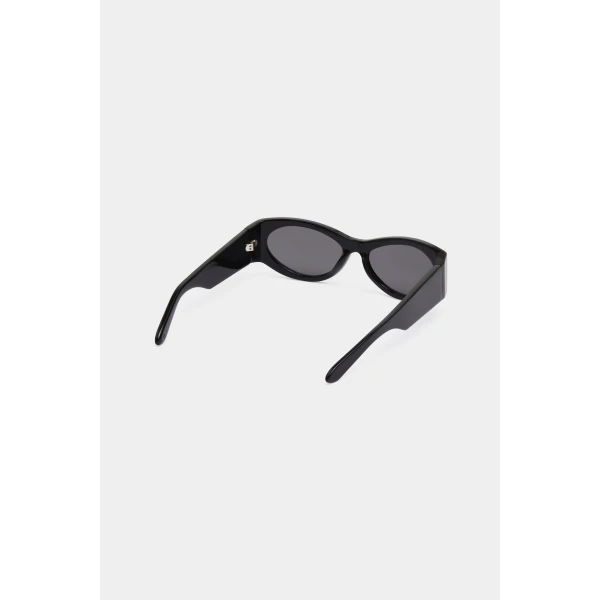 SIR the Label The Classic Sunglasses in Black | Sunglasses | Coveti