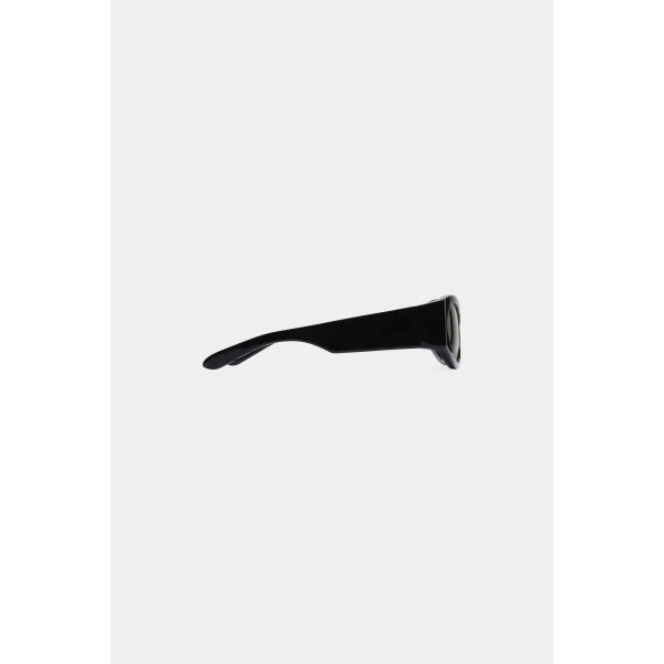 SIR the Label The Classic Sunglasses in Black | Sunglasses | Coveti