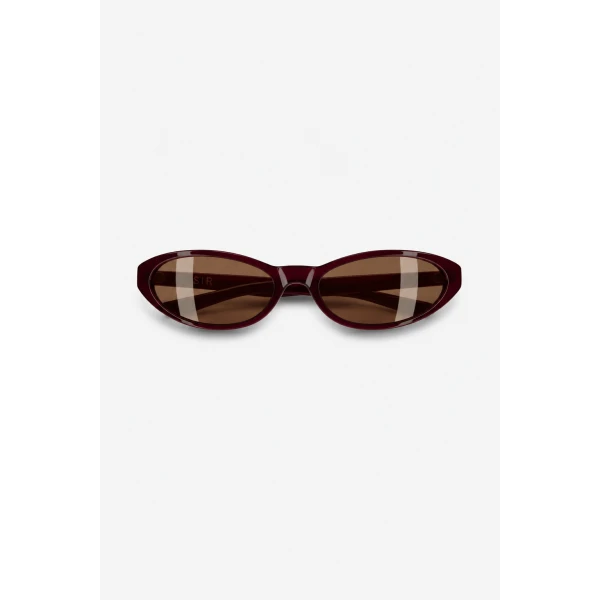 SIR the Label The Mini Sunglasses in Burgundy | Sunglasses | Coveti