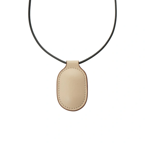 Tondo Pendant Necklace in Bone Smooth Leather